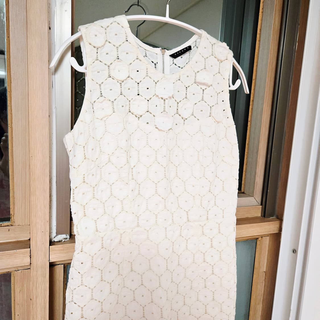 시슬리 펀칭 원피스 상품이미지3