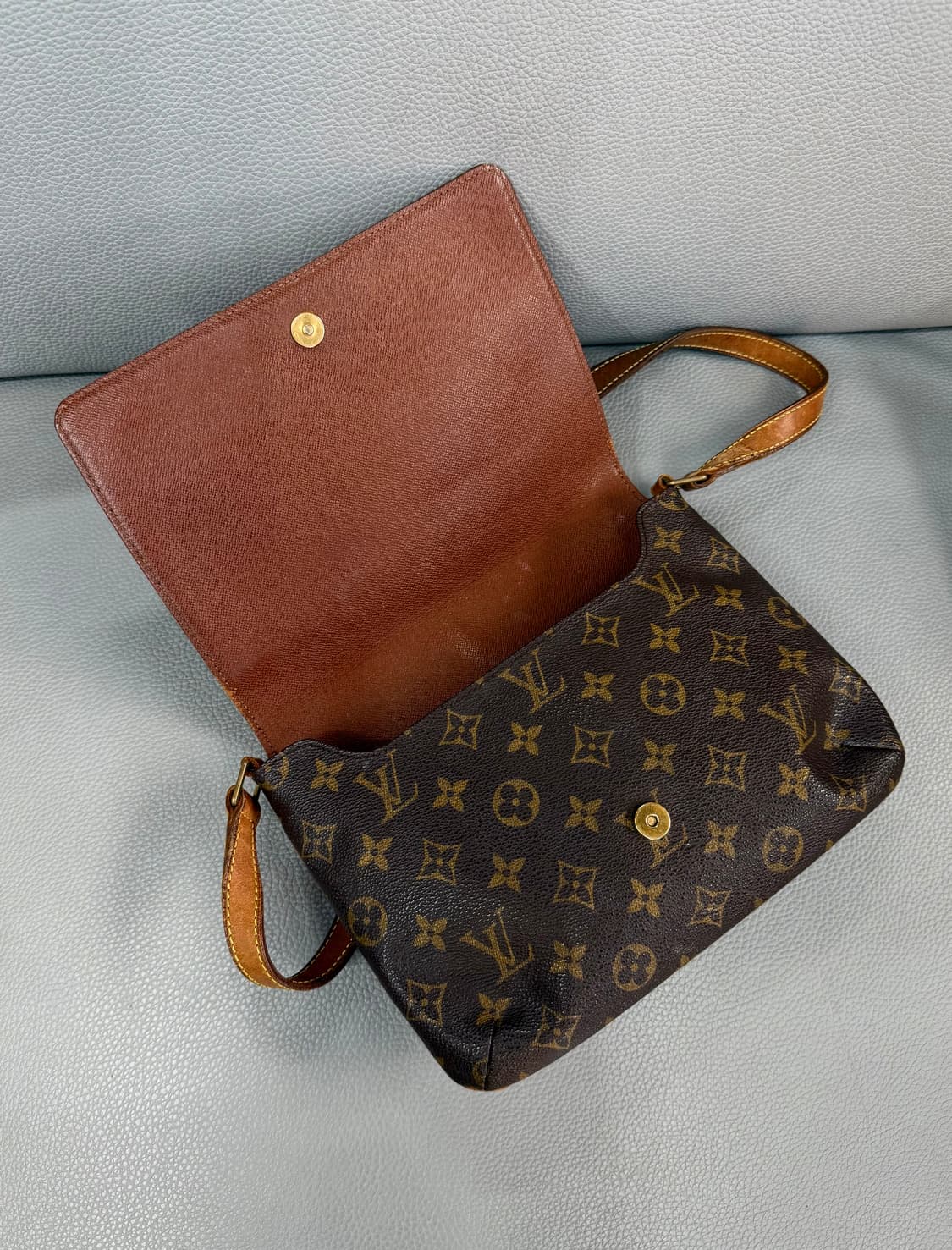 루이비통 뮤젯탱고 모노그램 숄더백 상품이미지9