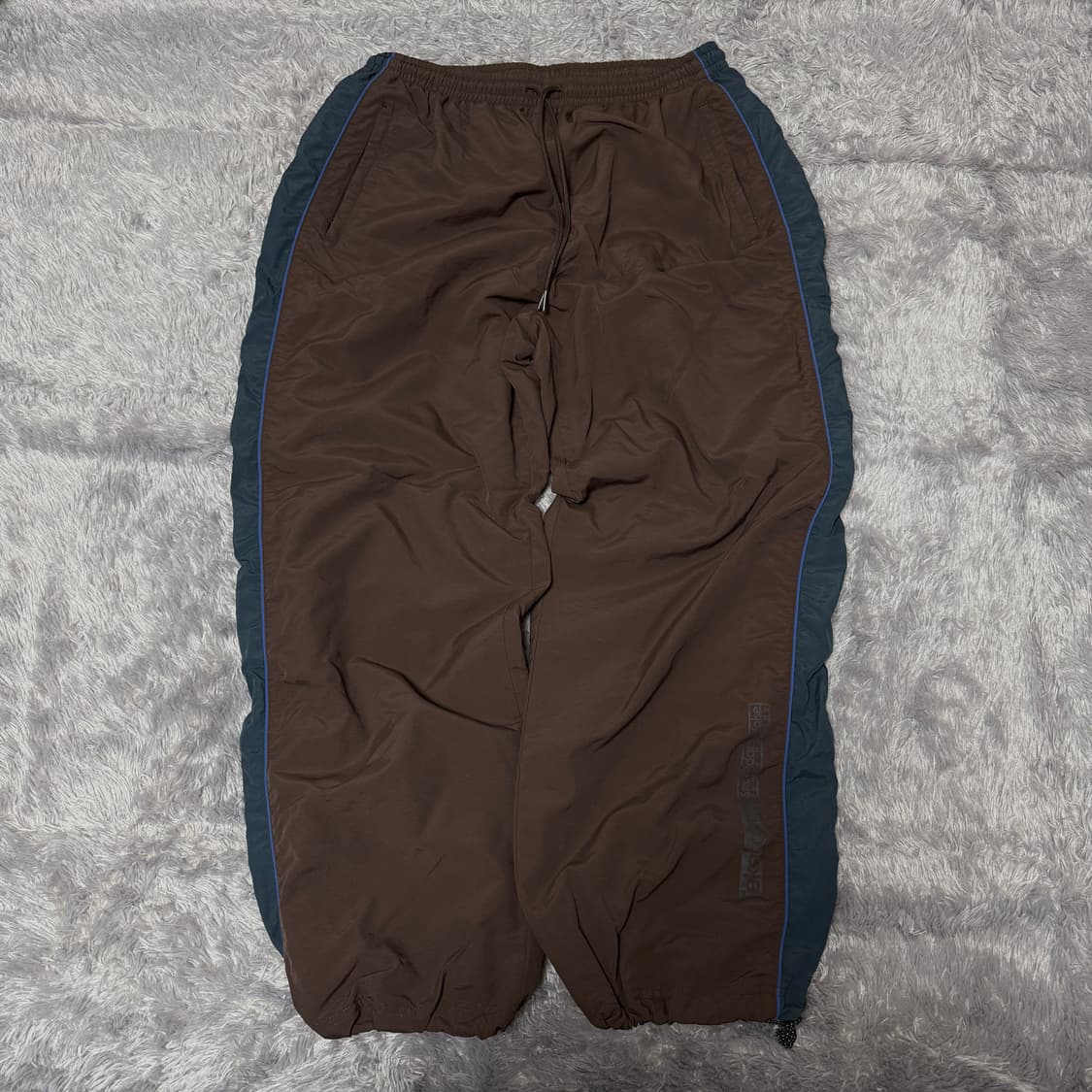 [L] 테켓 징글 월드 트랙팬츠 브라운 상품이미지1