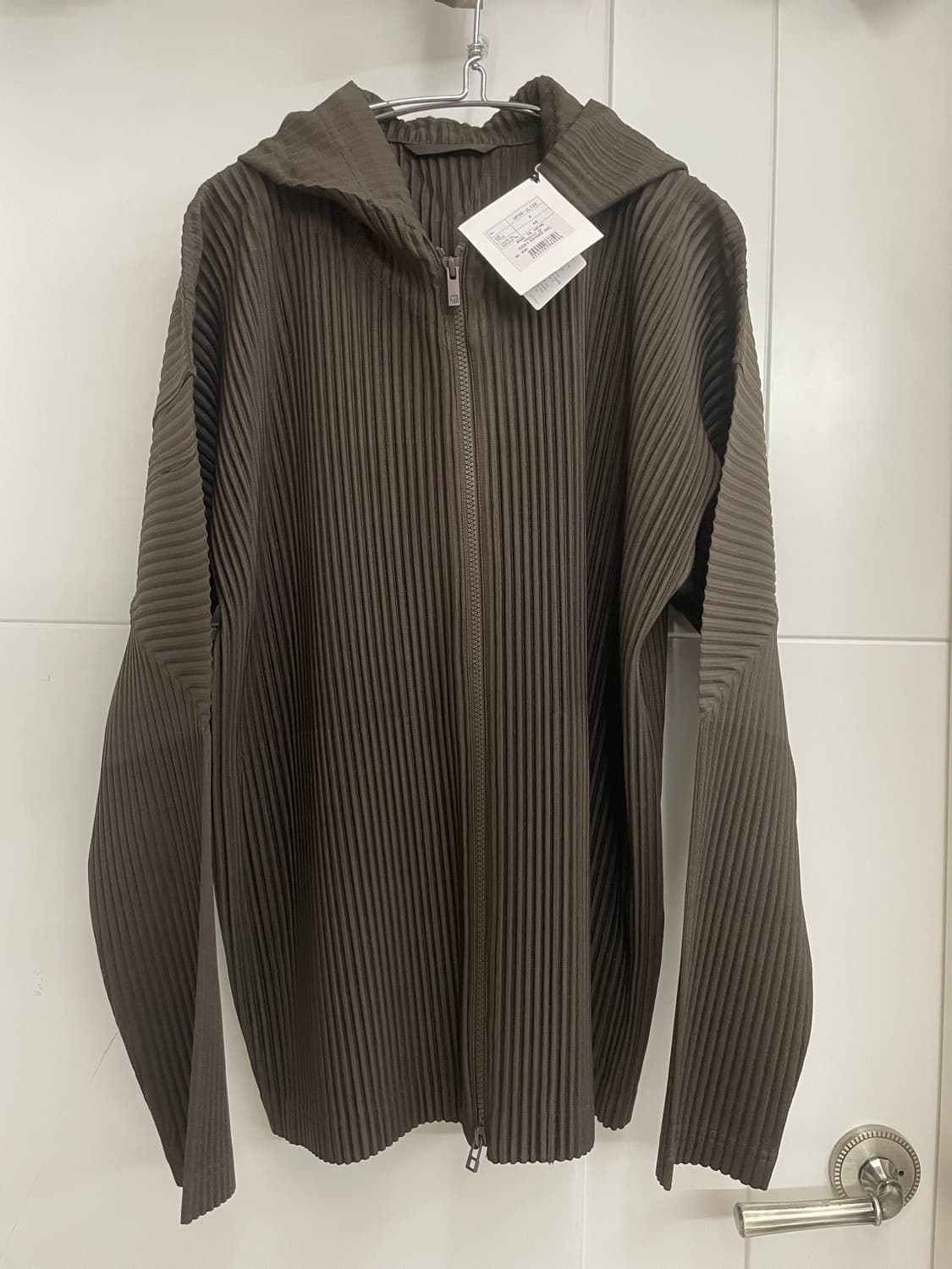 [새상품] 이세이미야케 옴므플리세 머드브라운 4사이즈 상품이미지1