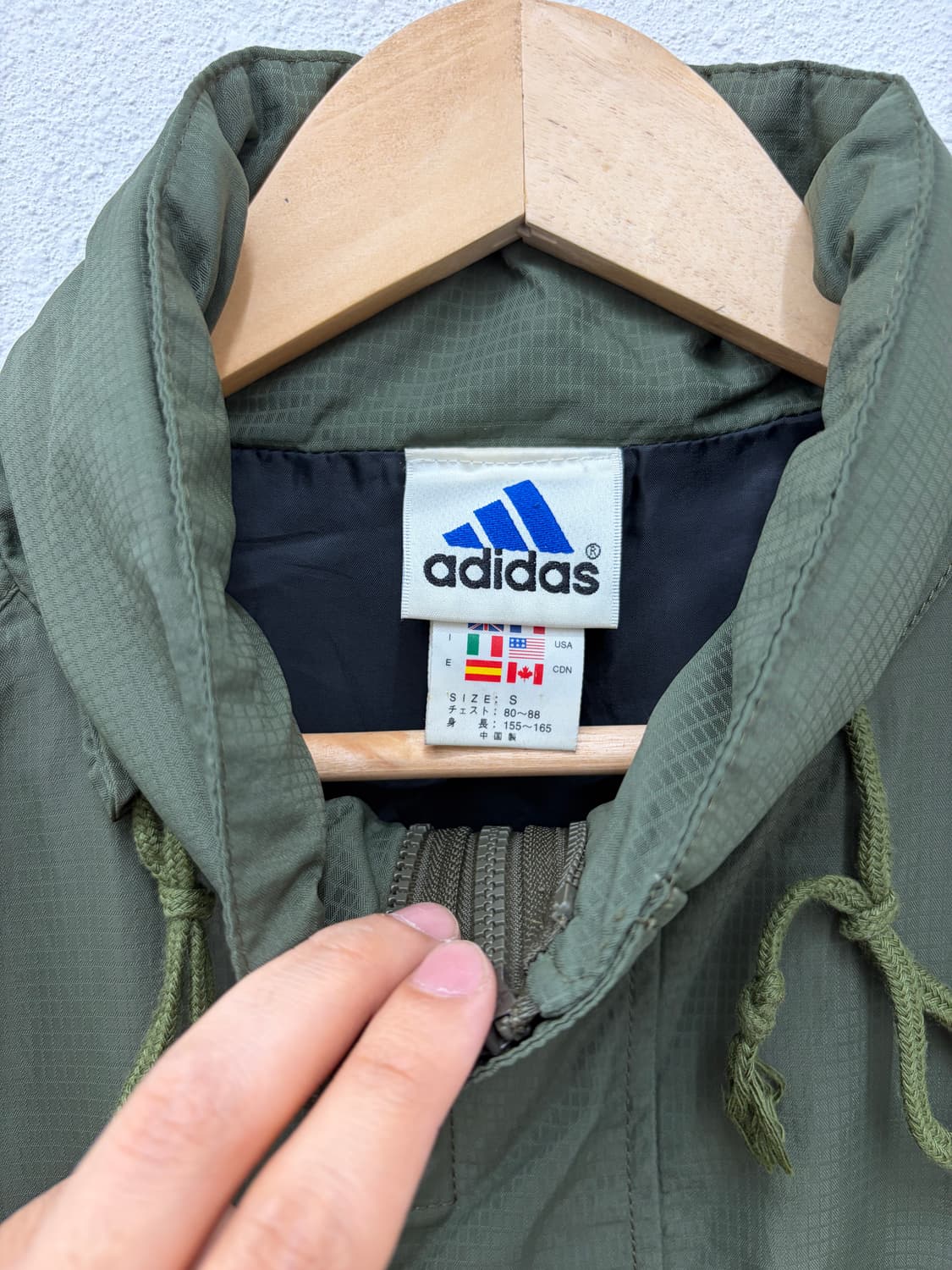 아디다스 카키 나일론 후드 윈드브레이커 자켓 상품이미지2