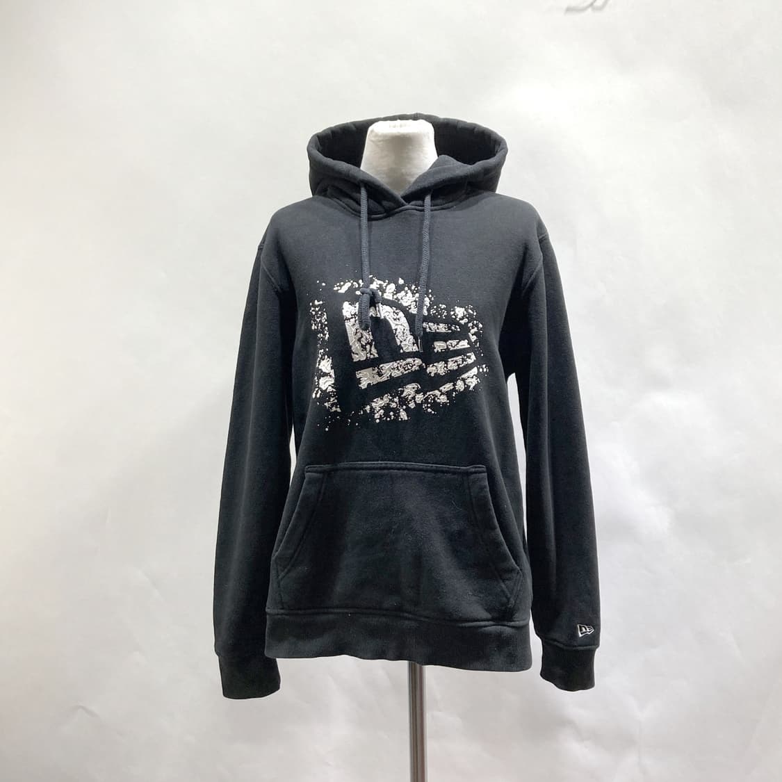 뉴에라 여성기모후드티셔츠 블랙 S  상품이미지1