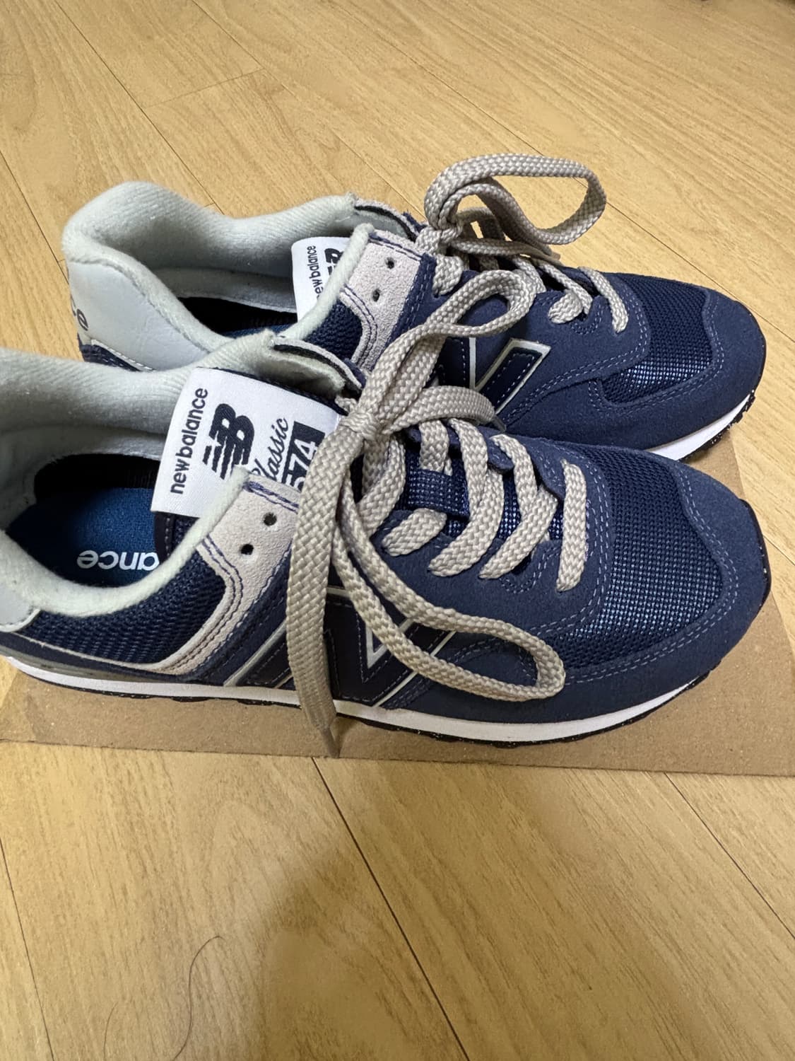 뉴발란스 574 네이비 색상 235 상품이미지3