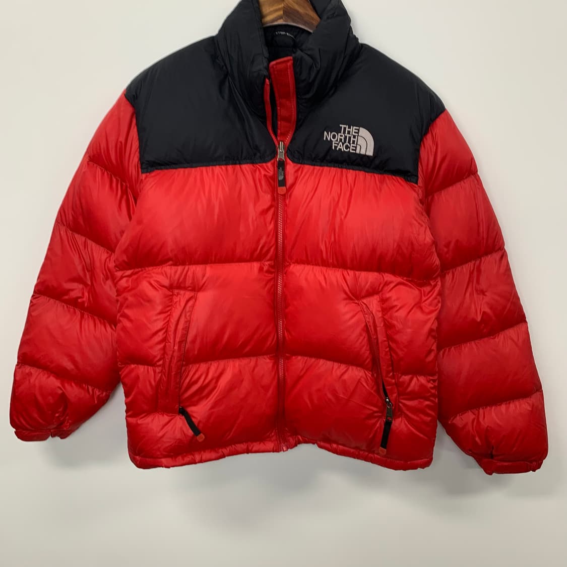 노스페이스 눕시 700 레드 패딩 상품이미지2