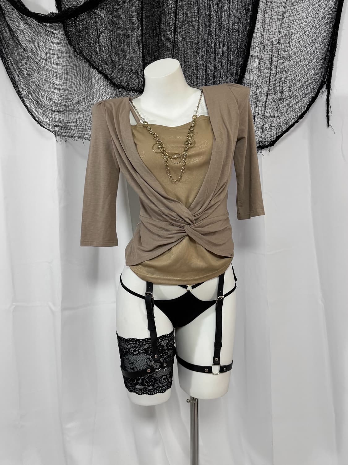 gold necklace t-shirt 상품이미지1