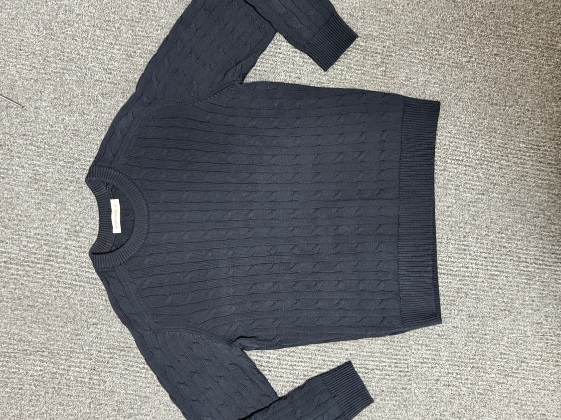 인템포무드 스탠다드 래글런 케이블 니트 네이비 상품이미지1