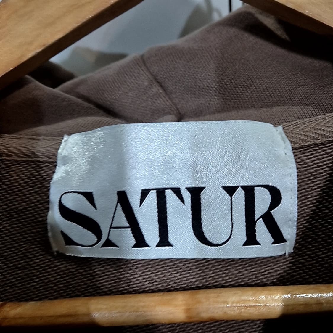 세터 자수로고 후드집업 상품이미지6