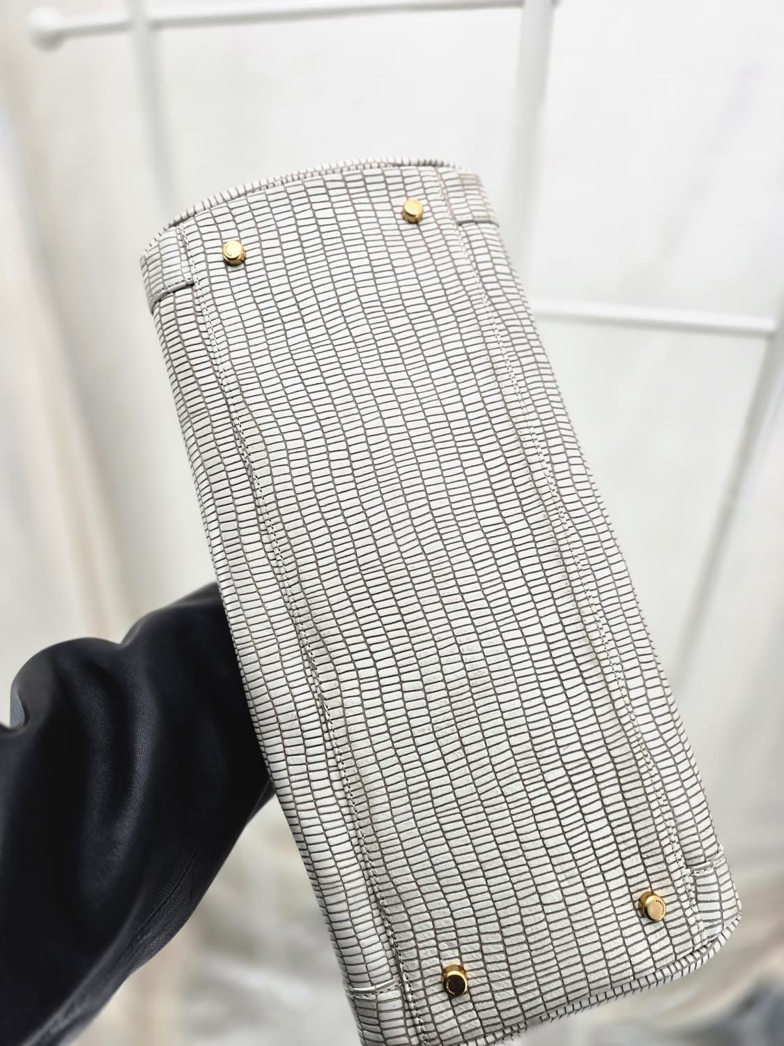 쿠론 토트백 화이트 패턴 상품이미지8