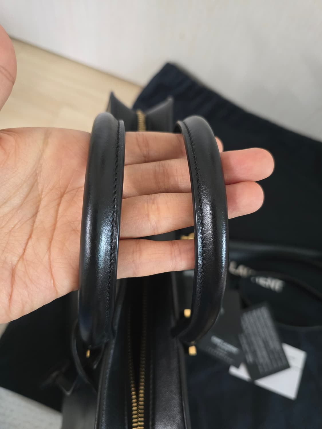 생로랑 카바스백 블랙 스몰사이즈  상품이미지6