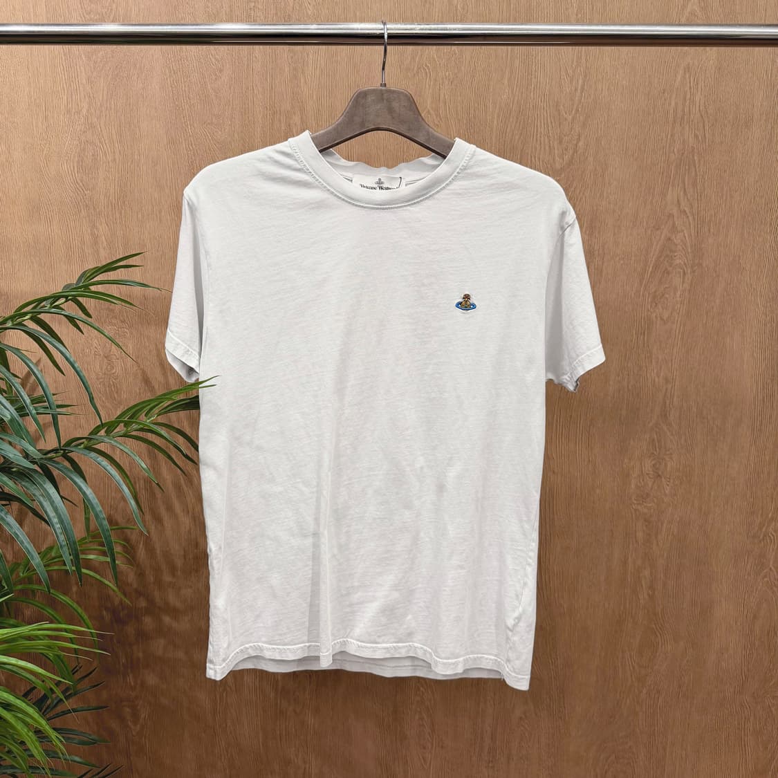 비비안 웨스트우드 코튼 반팔 티셔츠 로고 자수 라운드넥 디테일 화이트 상품이미지1