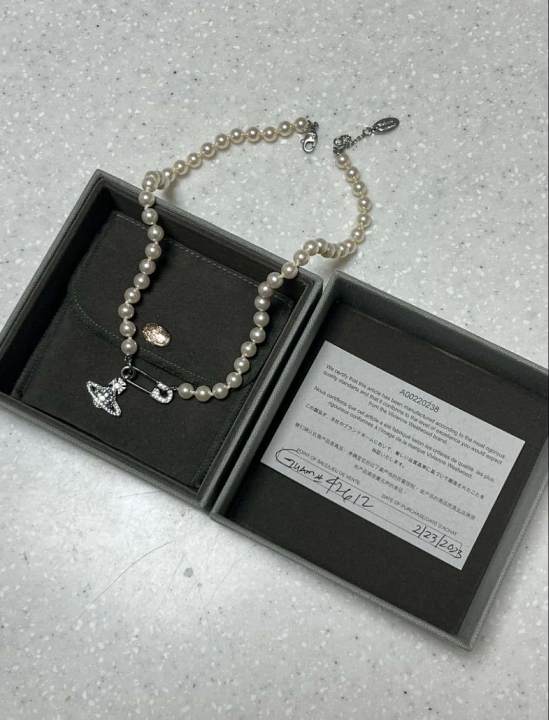 비비안 웨스트우드 루크리스 펄 목걸이 상품이미지1