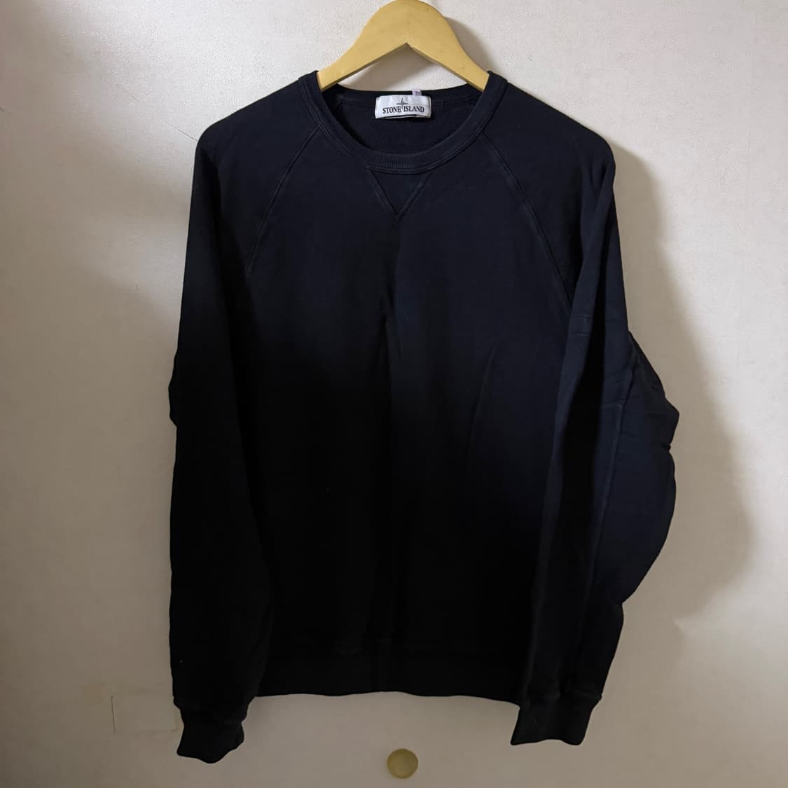 스톤아일랜드 22SS 블랙 라운드넥 맨투맨 M (95-100) 상품이미지1
