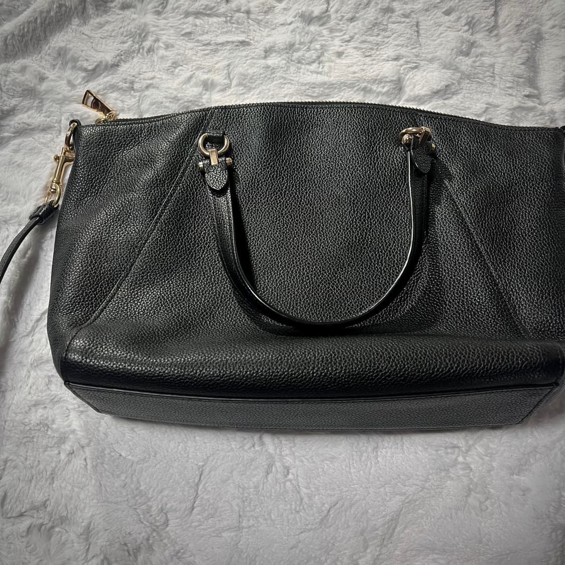 Coach 블랙 골드 가죽 크로스백 금장 갸루 상품이미지4