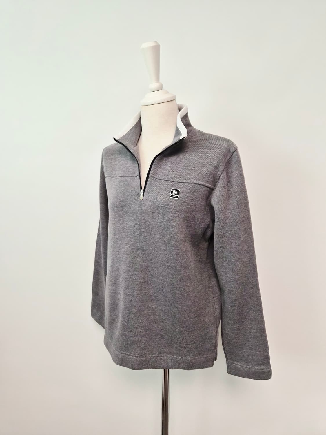 꾸레쥬 그레이 기모 집업 티셔츠 상품이미지3