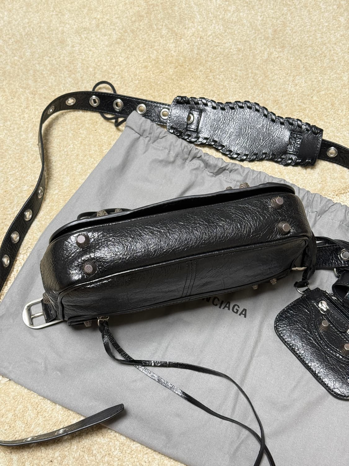 [판매]발렌시아가 램스킨 에이지드 실버 하드웨어 르 카골 XS 상품이미지6