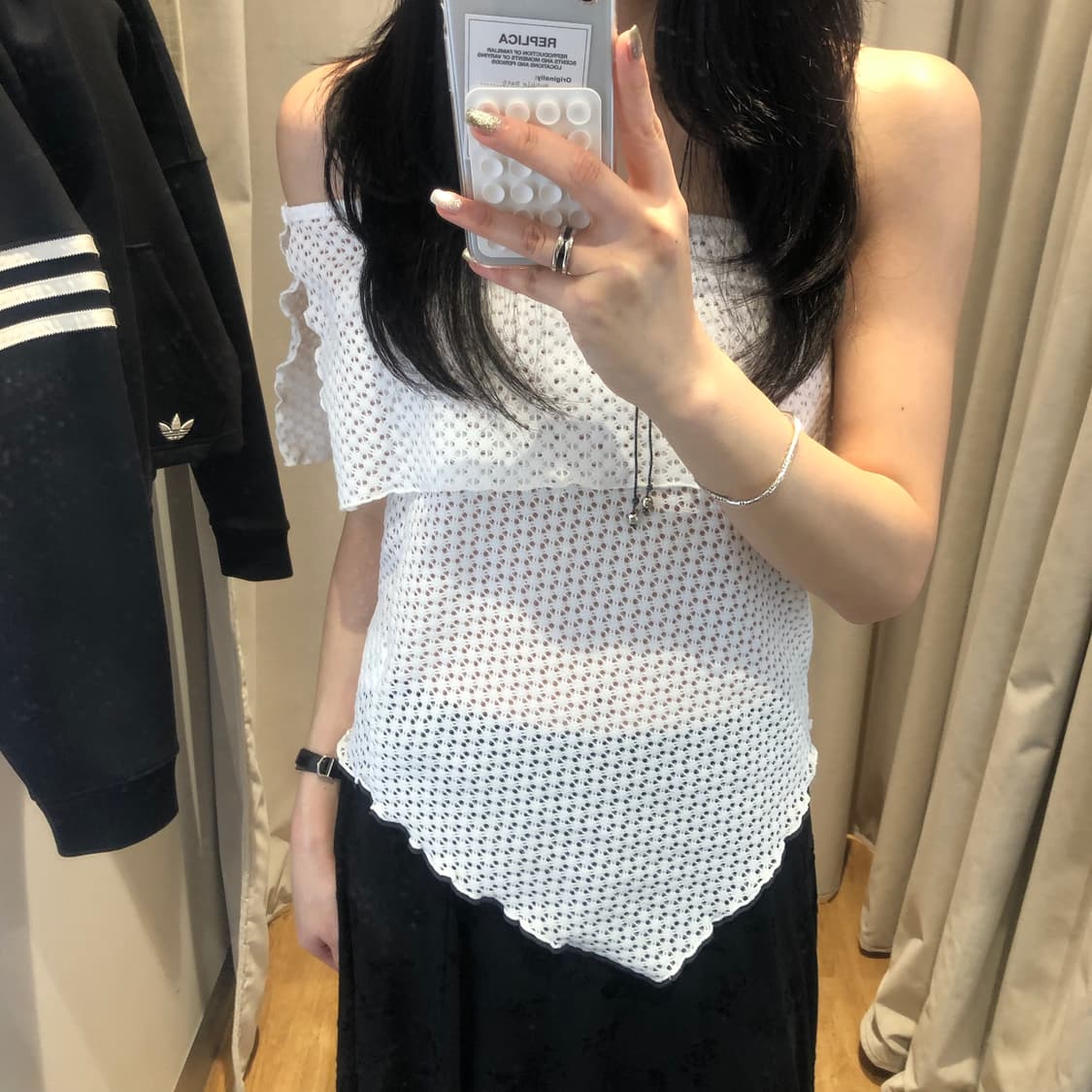 폴리수엠 punched lace off shoulder top  상품이미지2
