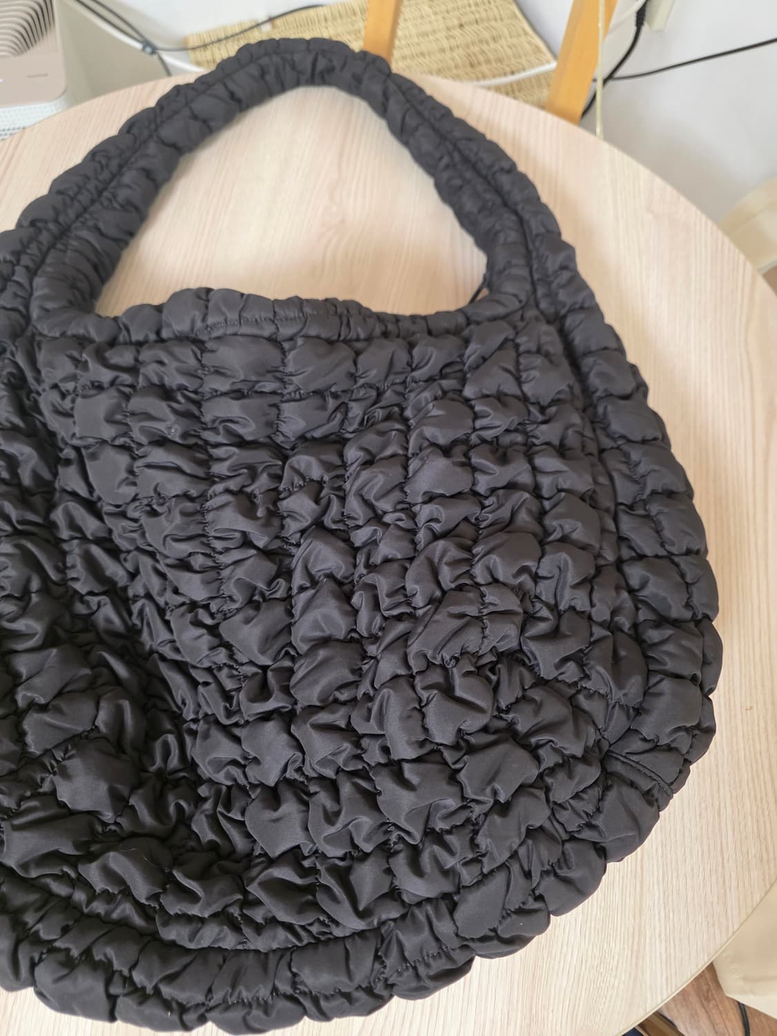 코스 블랙 퀼팅 범백 0916460 0 팝니다. 상품이미지2