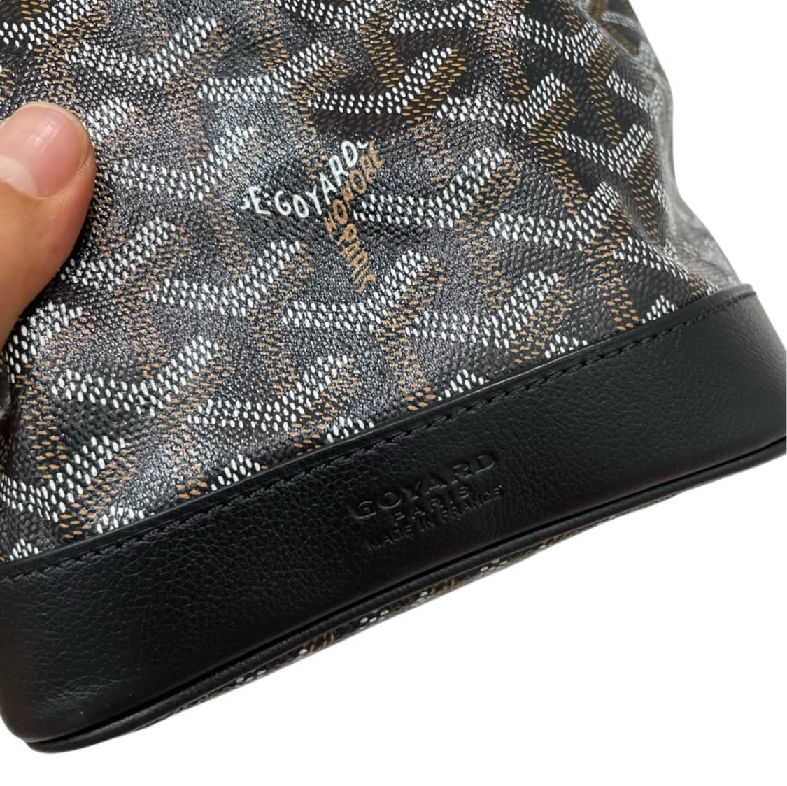 고야드 Goyard 블랙 생루이 패턴 미니 버킷 크로스백 상품이미지6