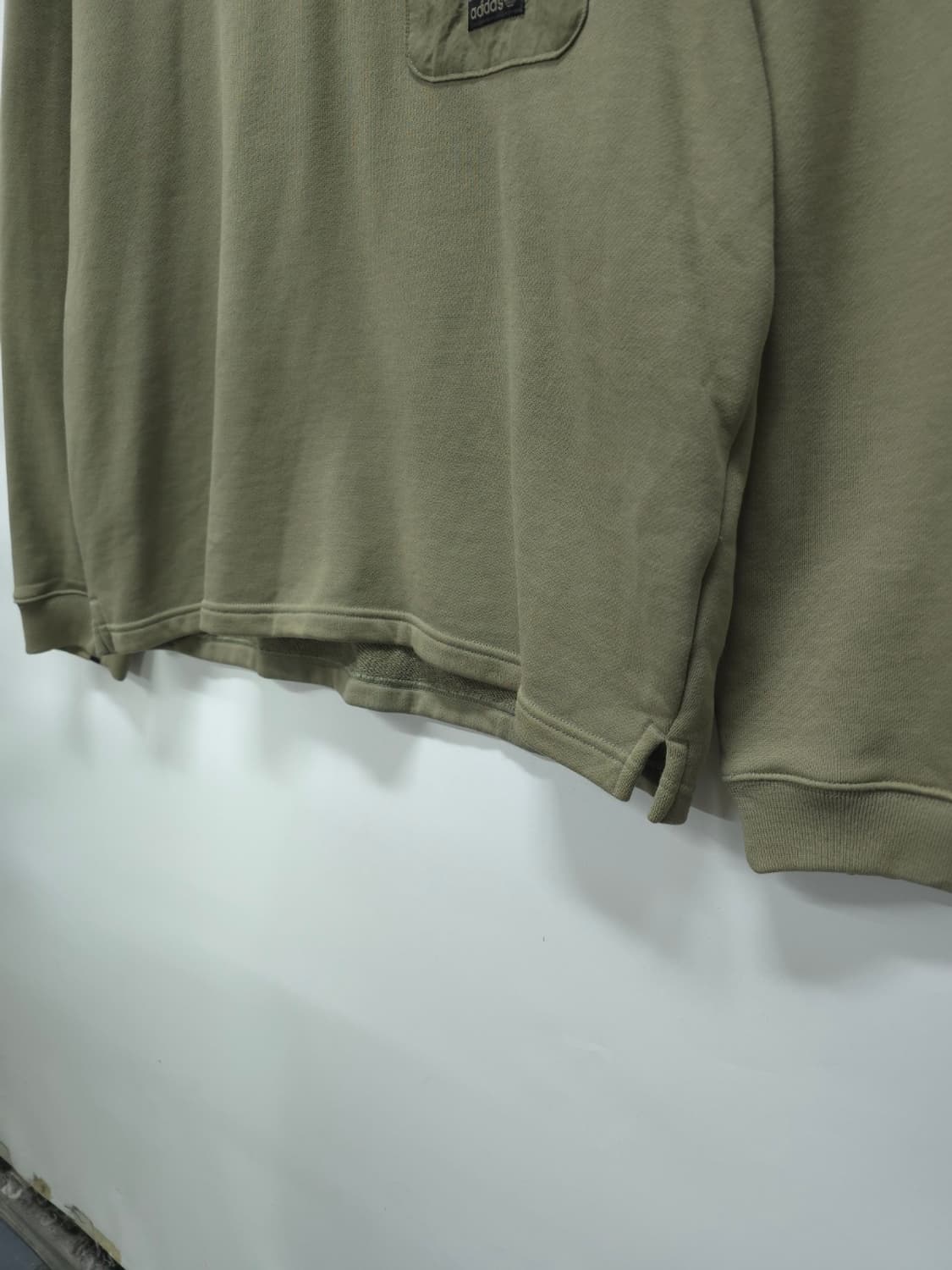 아디다스 남성 오리지널스 포켓 디테일 맨투맨 상품이미지4