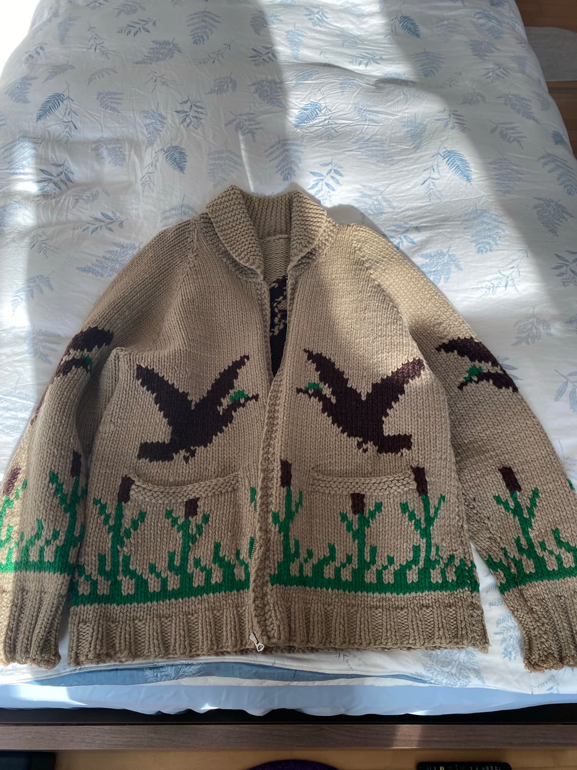 코위찬 스웨터 팝니다 상품이미지1