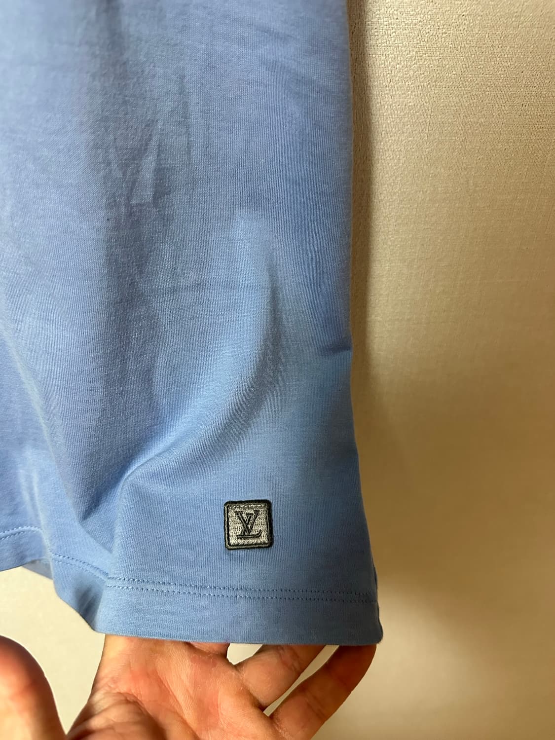 루이비통 스카이 블루 반팔티( 정품) 100 사이즈 상품이미지3