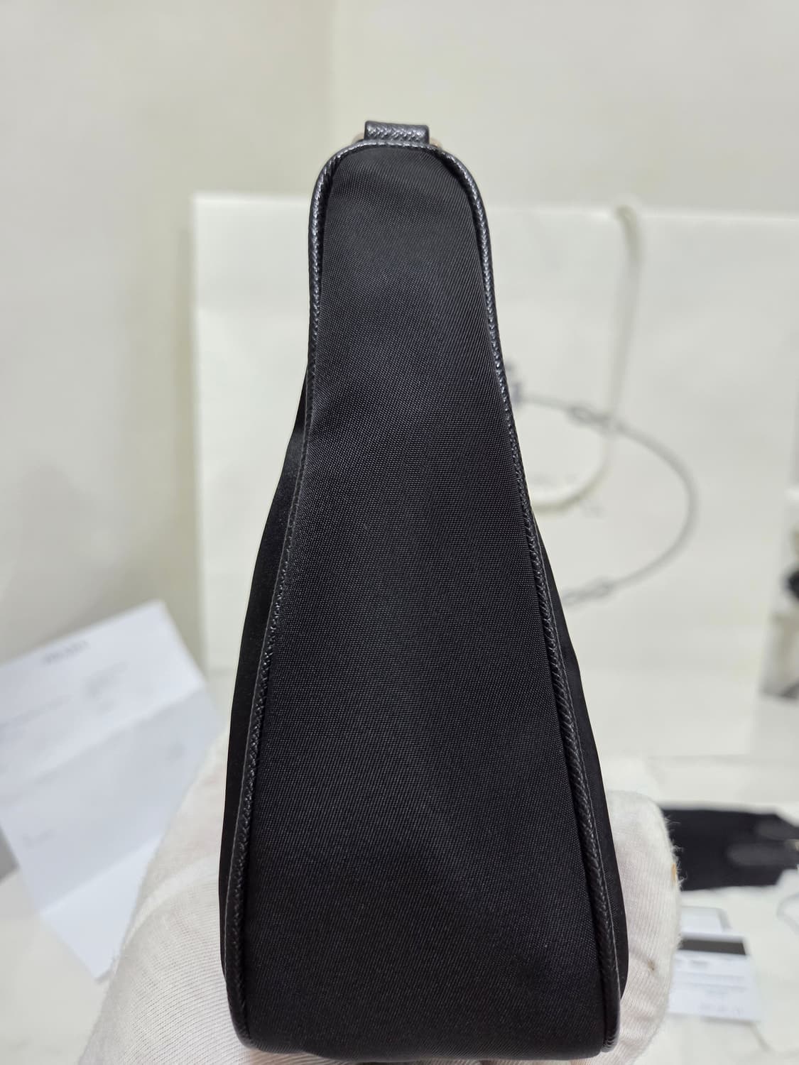 [새상품급] 프라다 리에디션 테수토 은장 체인 호보백  상품이미지8