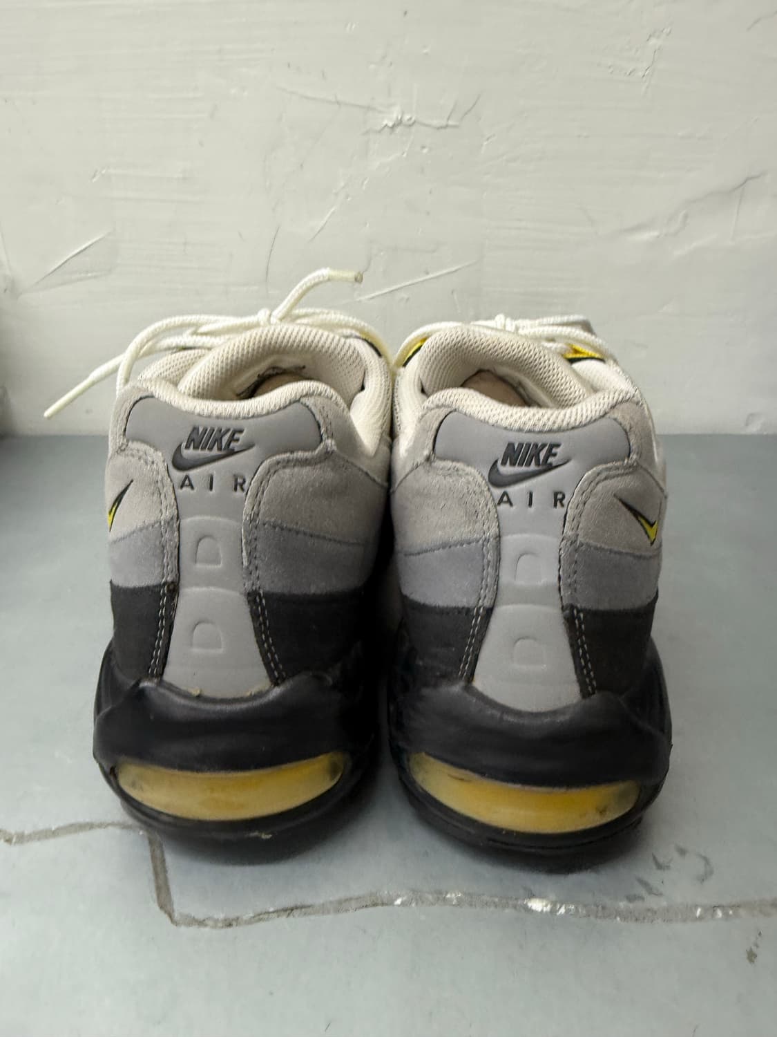 NIKE AIR MAX 95 TOUR YELLOW 상품이미지2