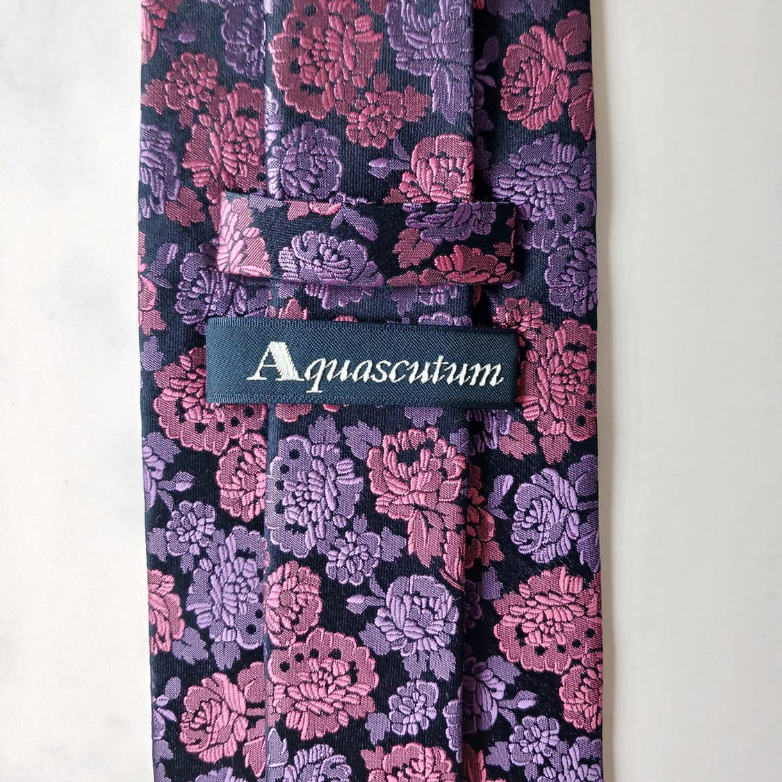 아쿠아스큐텀 실크 퍼플 플라워 자카드 넥타이 9.5cm S등급 G10
 상품이미지8