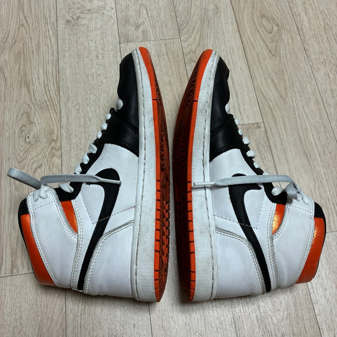 조던 1 레트로 하이 OG 일렉트로 오렌지 255 상품이미지5