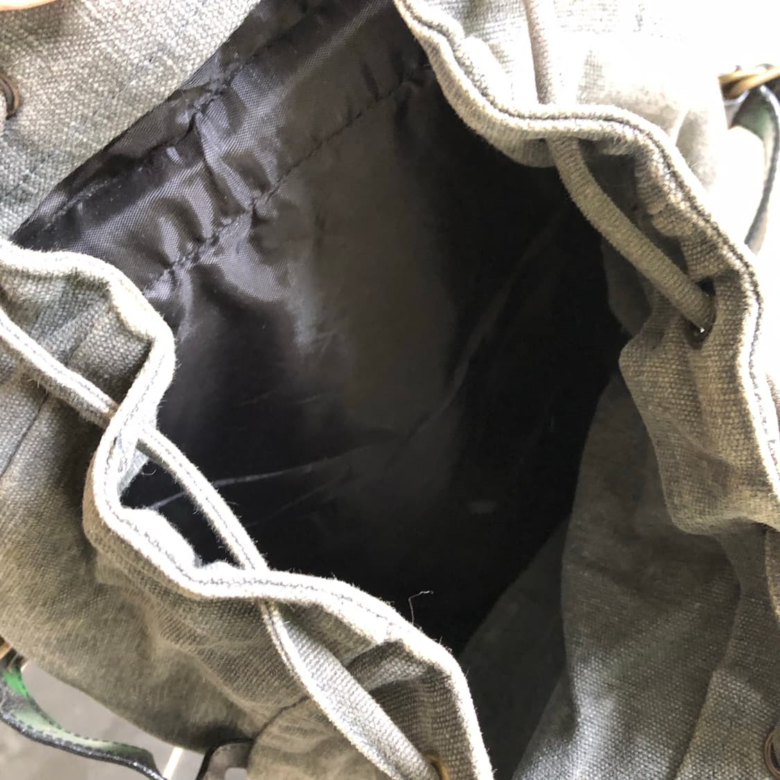 그레이 가죽 빈티지 백팩 상품이미지10