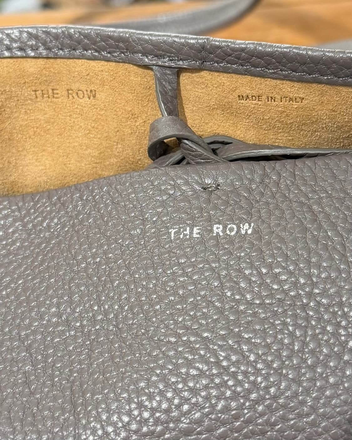 더 로우 그레이 레더 파크 쓰리 토트백 상품이미지7