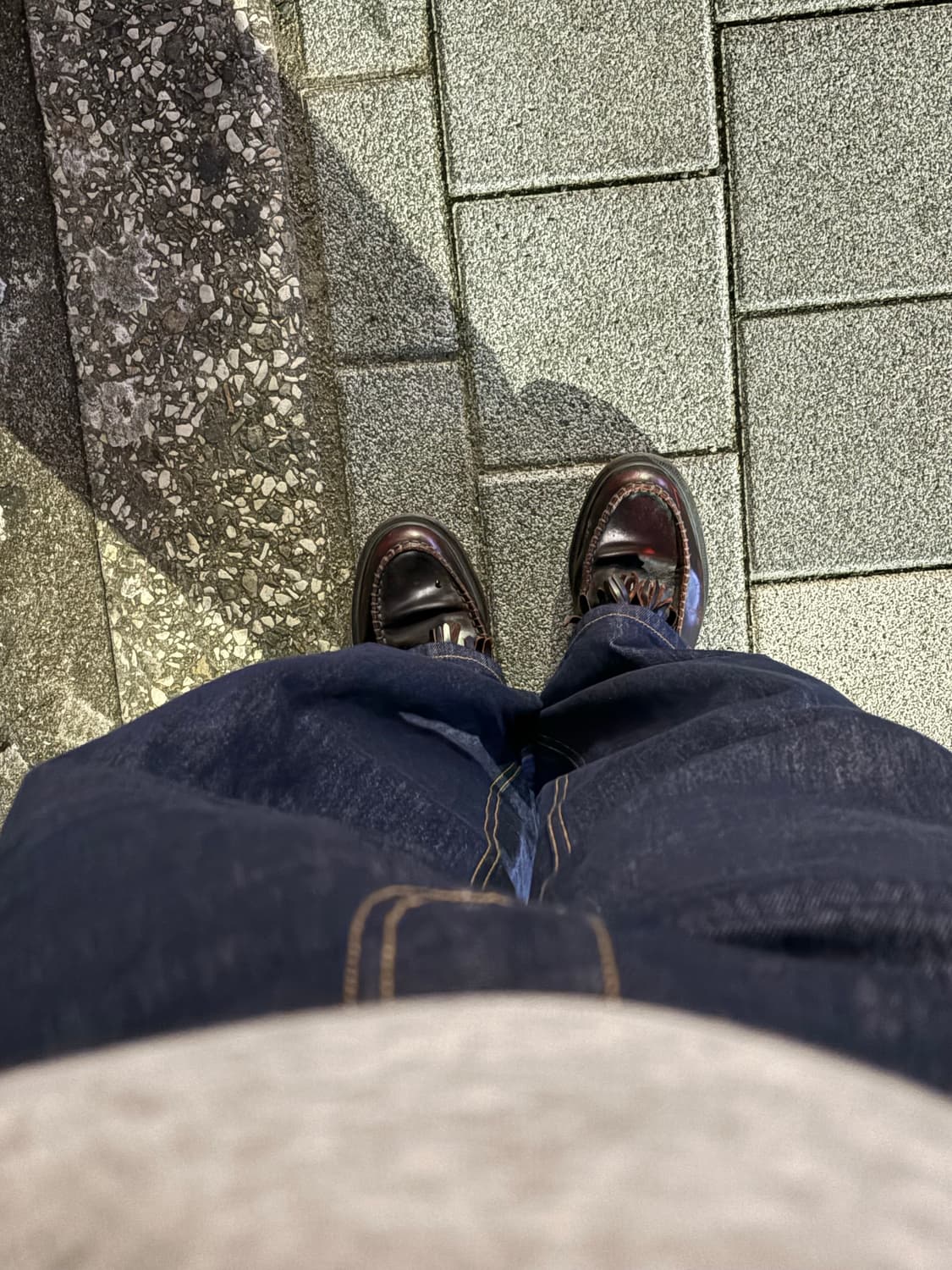 닥터마틴 아드리안 체리레드 상품이미지2