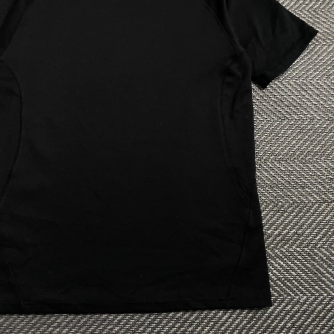 갬블 블랙 미니멀 머슬핏 티셔츠o 4007 상품이미지2