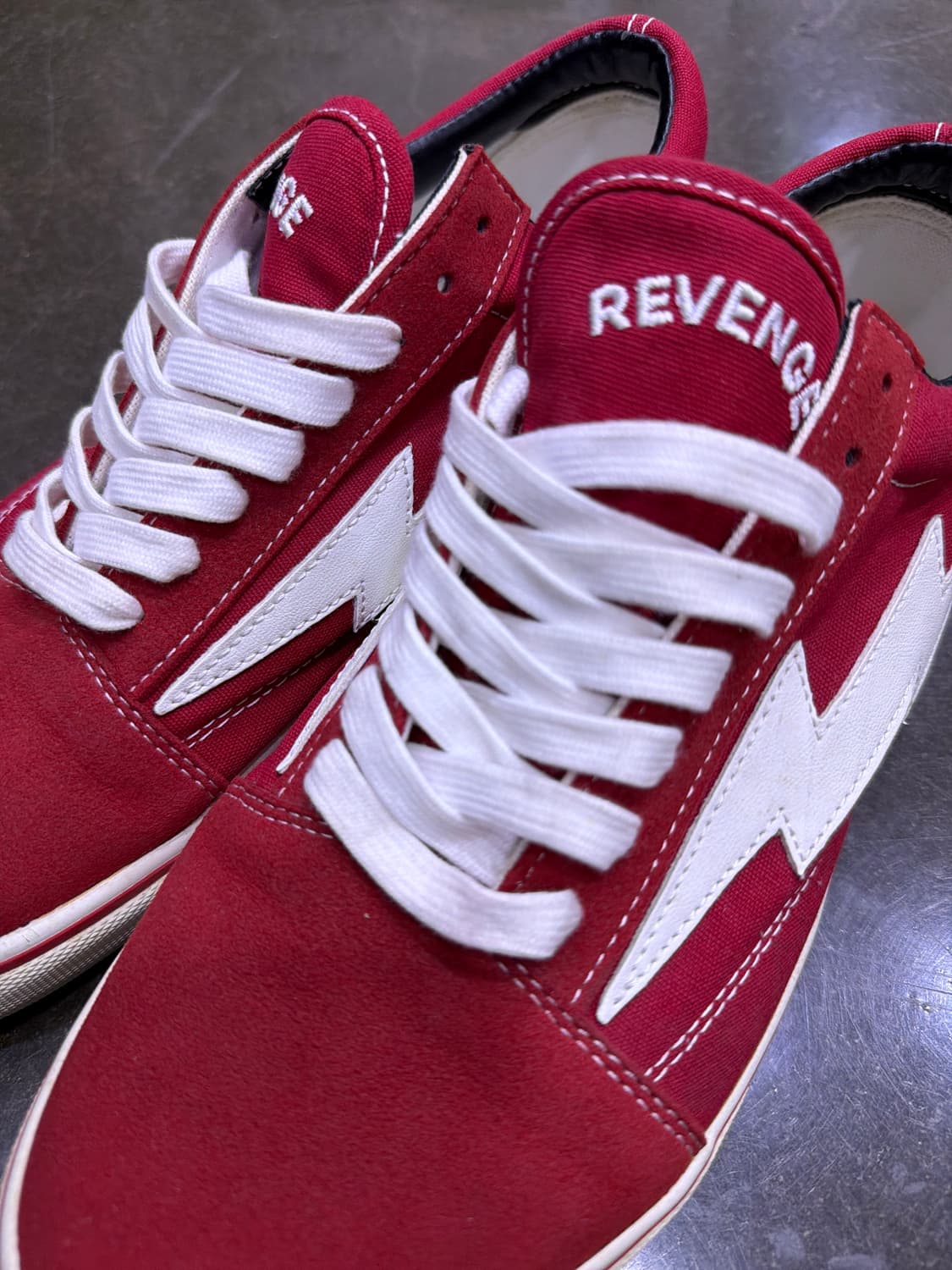 리벤지 스톰 레드 스니커즈 280 상품이미지4