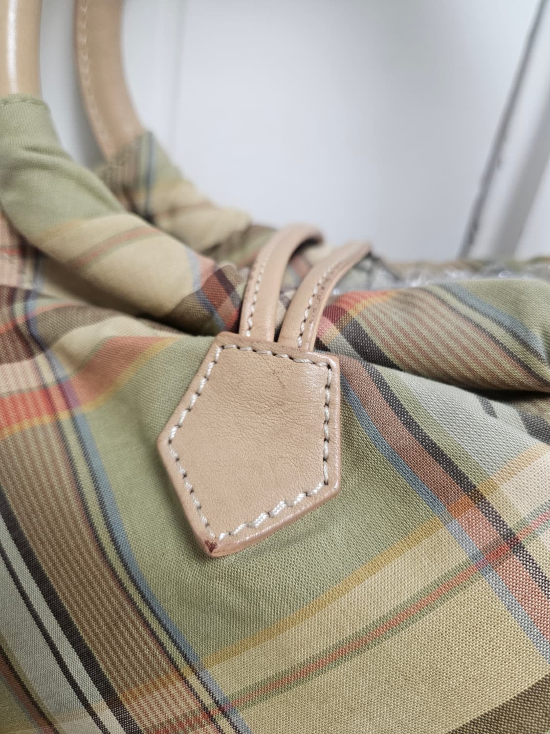 비비안웨스트우드 타탄체크 빅버튼 핸드백 상품이미지4