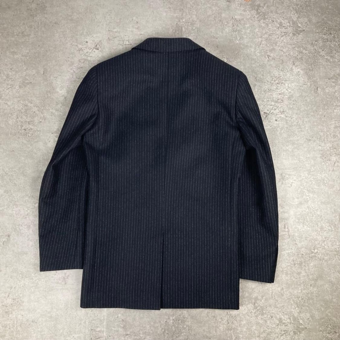 생로랑 22AW 핀스트라이프 더블 브레스티드 자켓 상품이미지4