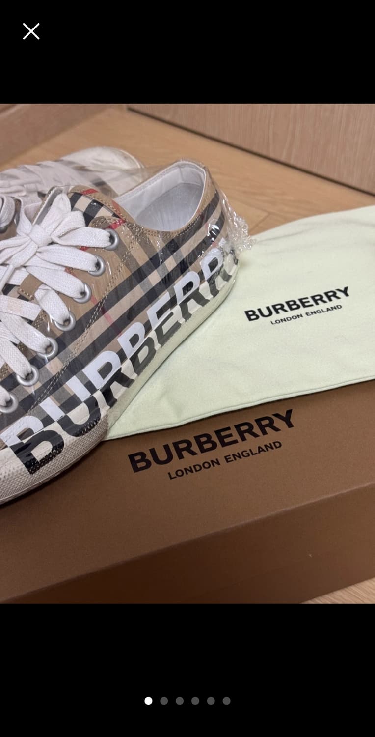 버버리 스니커즈 상품이미지1