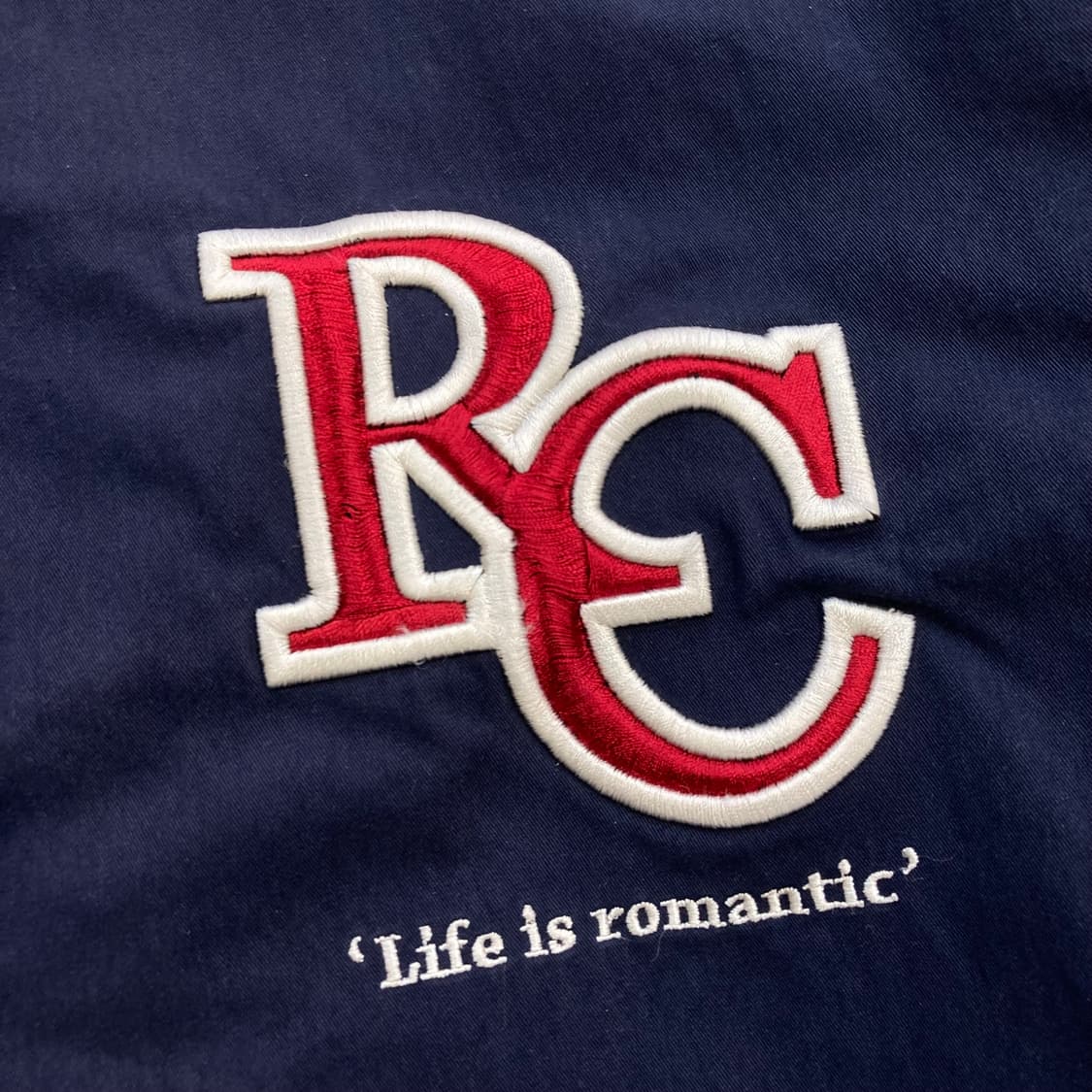 로맨틱크라운 RC로고 네이비 봄버 자켓 상품이미지2