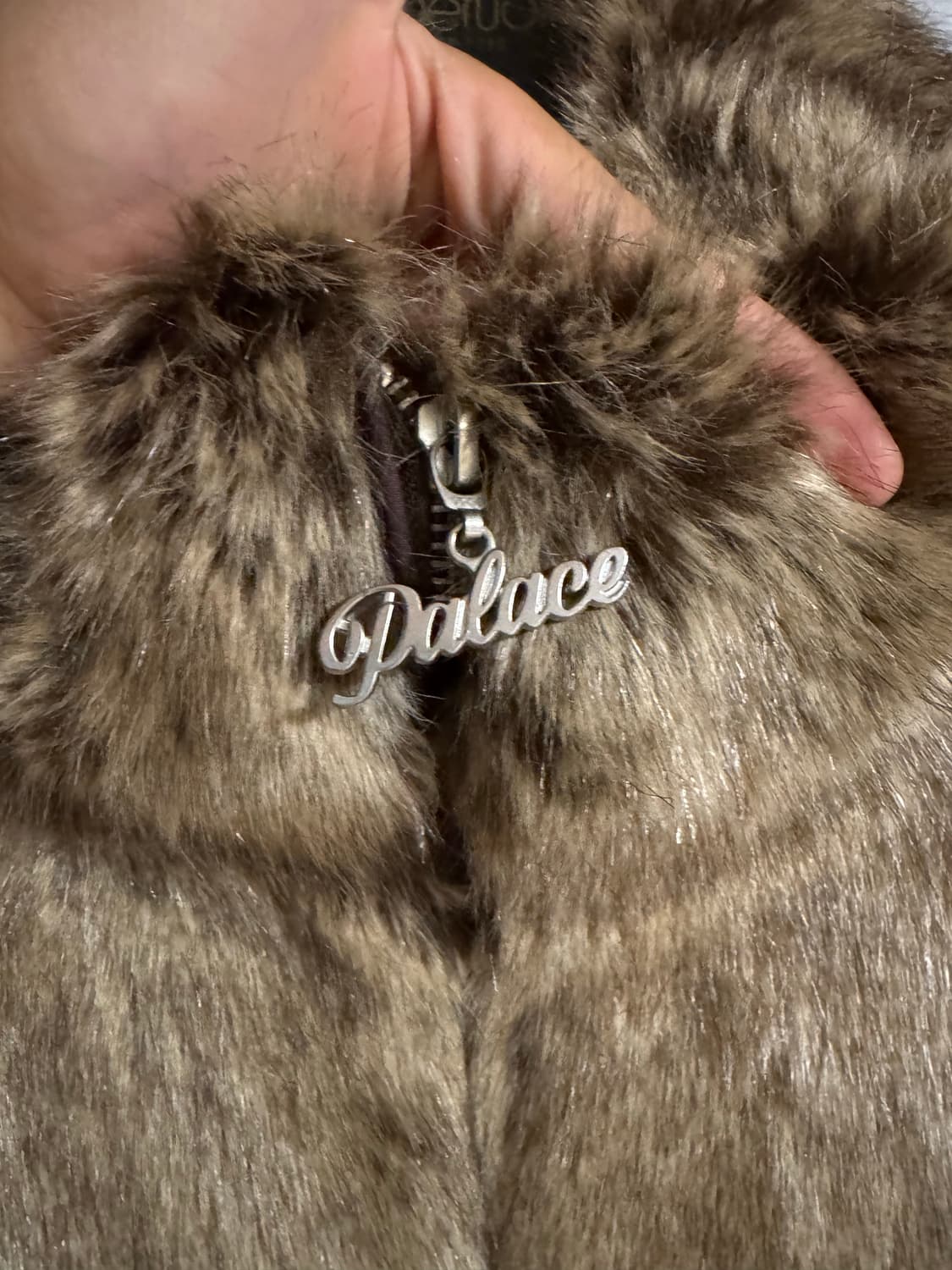 Palace faux fur jacket  상품이미지2