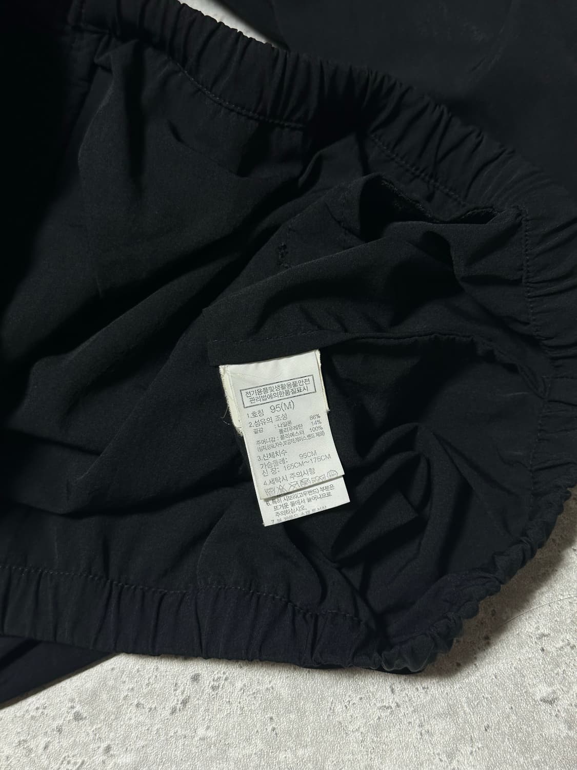 노스페이스 스몰로고 경량 블랙 바람막이 상품이미지7