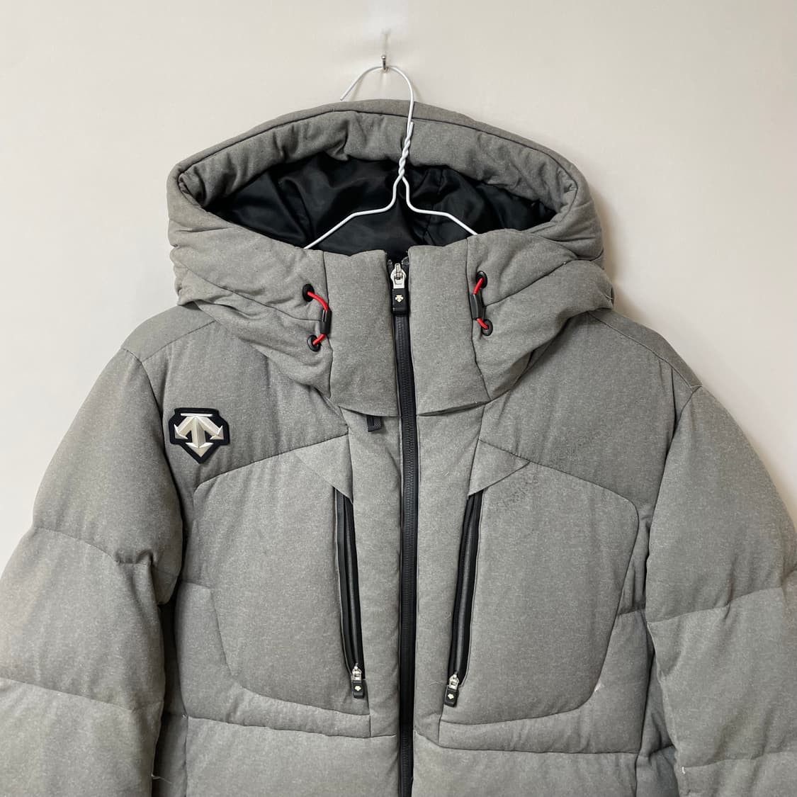 [ L ] 데상트 와펜 히트나비 덕다운 패딩  상품이미지2