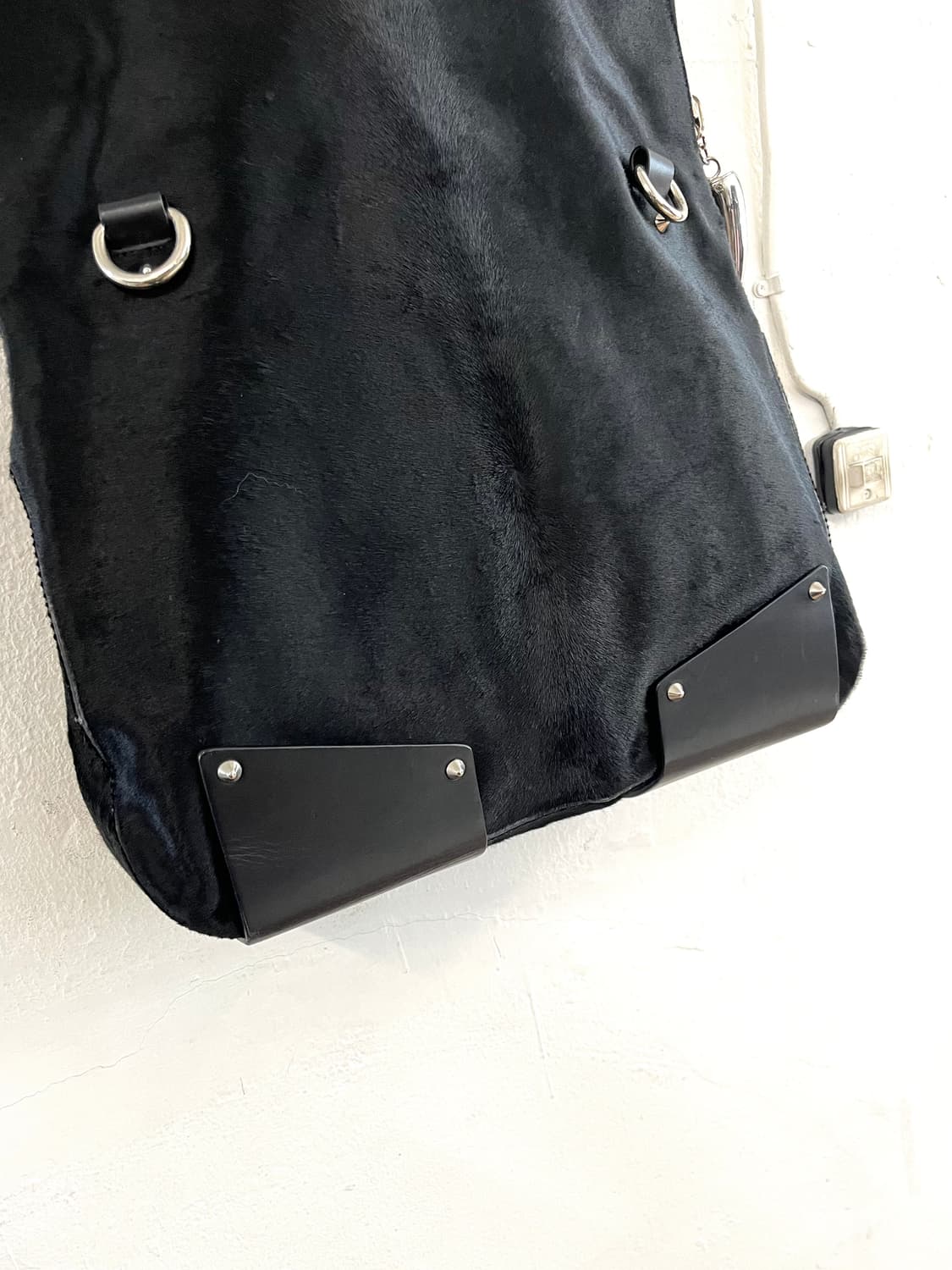 쥬세페 자노티 컬렉션 스터드 송치 레더백 상품이미지10