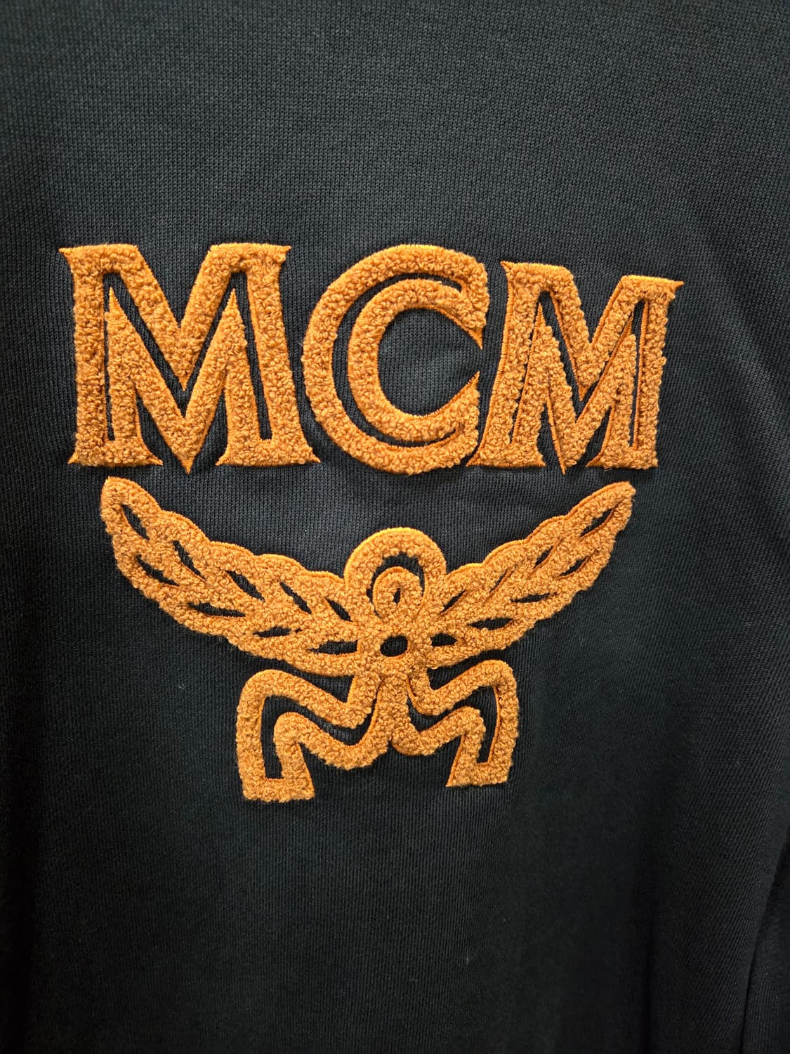 mcm 블랙 맨투맨 상품이미지2