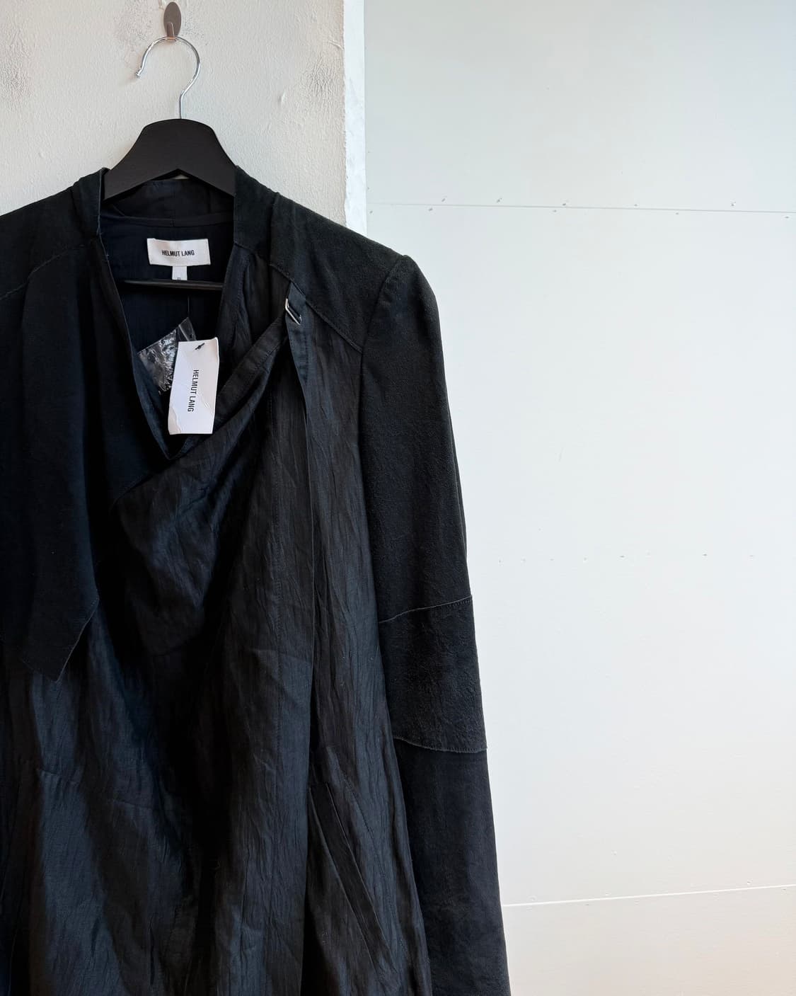 헬무트랭 블랙 드레이프 린넨 자켓  상품이미지5