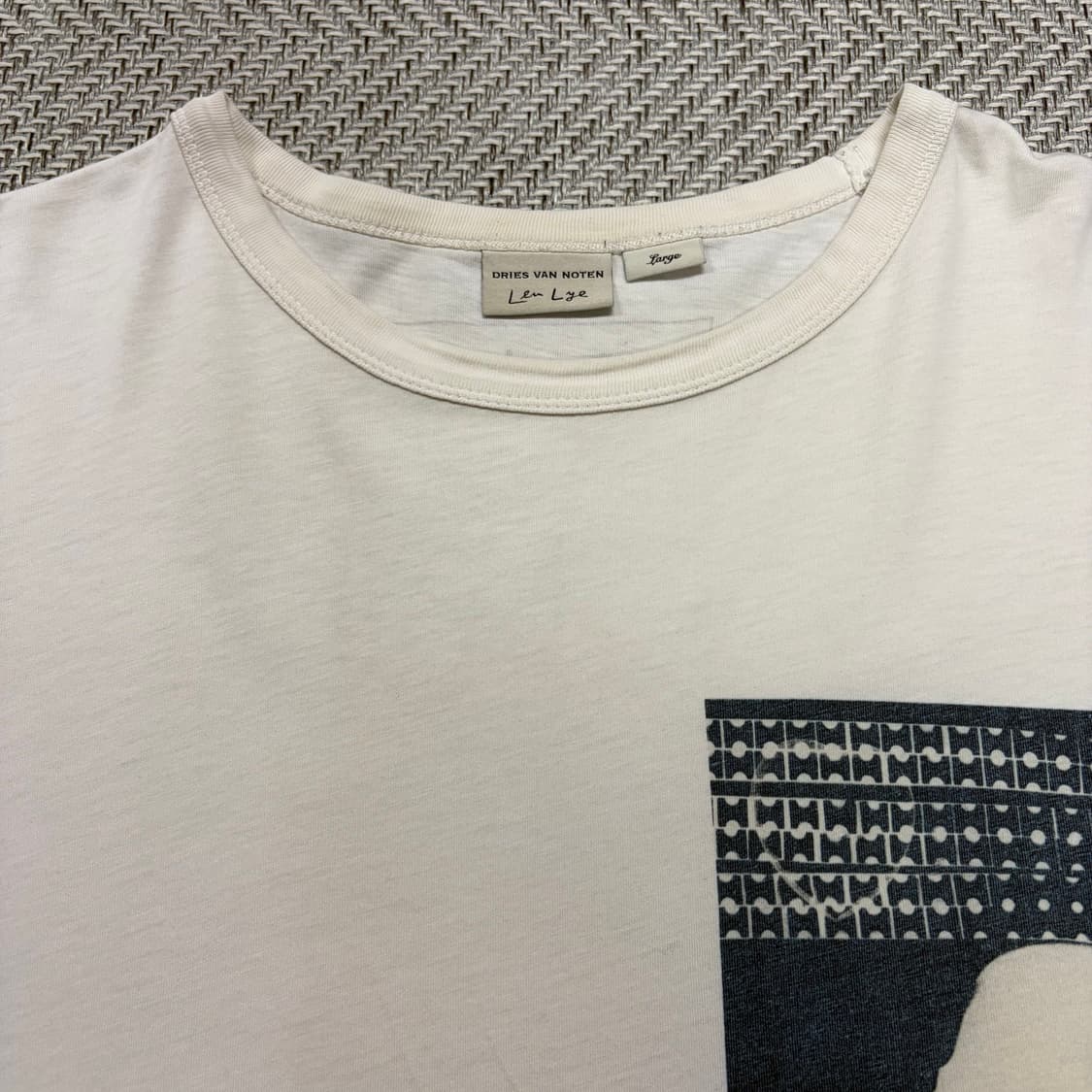 (L)드리스반노튼 헤키스 티셔츠 상품이미지3