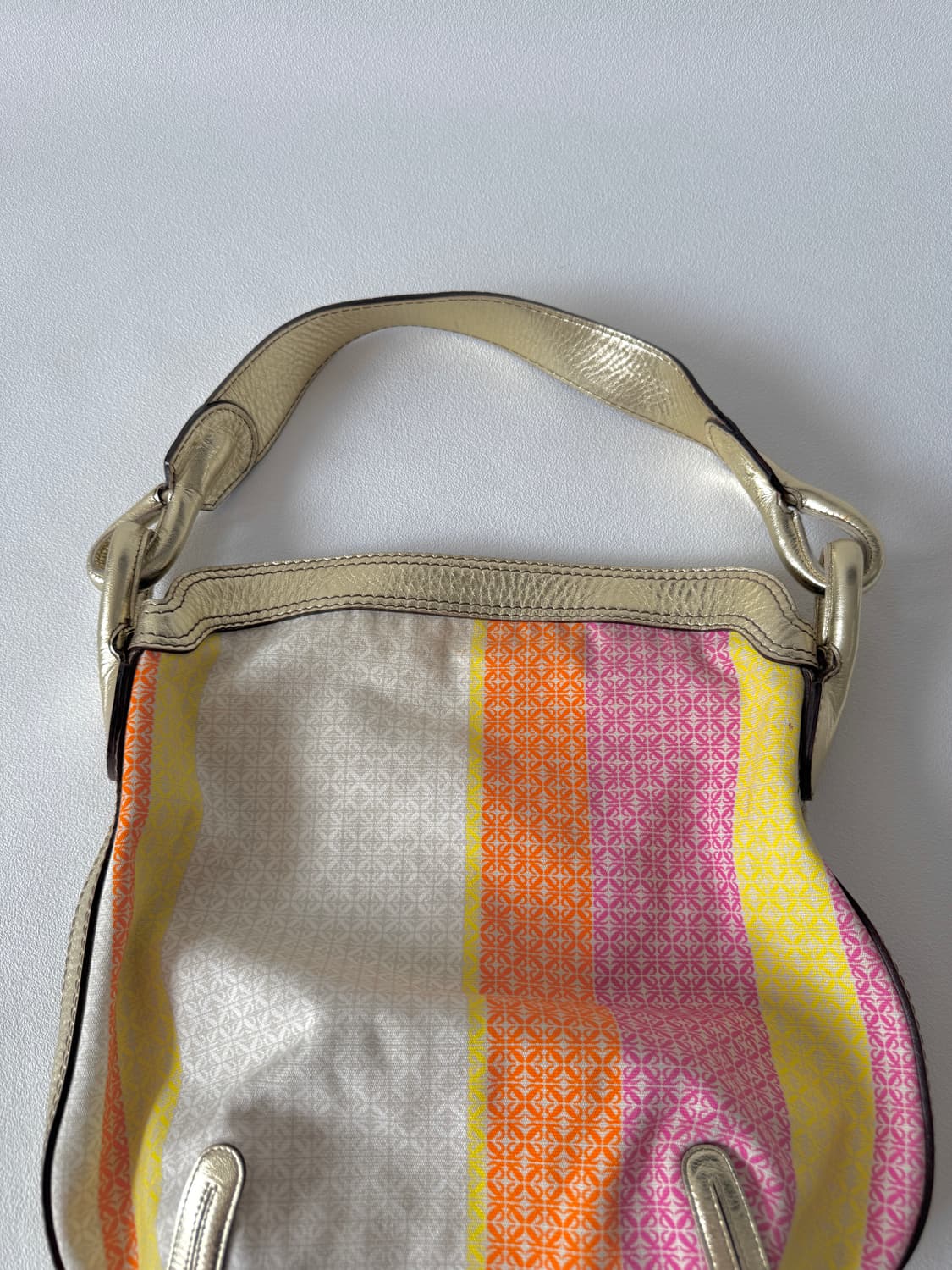 로에베(LOEWE) 캔버스&레더 숄더백 상품이미지3