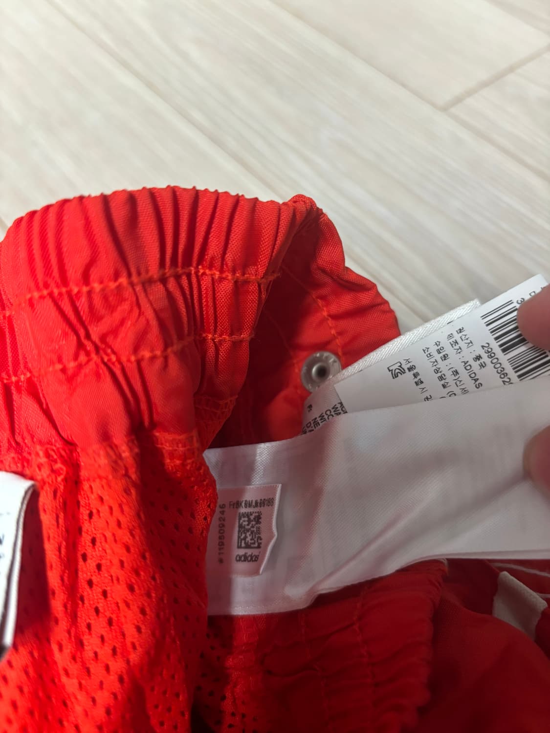 아디다스x 알렉산더왕 쭈글이 팬츠 판매합니다. 상품이미지4