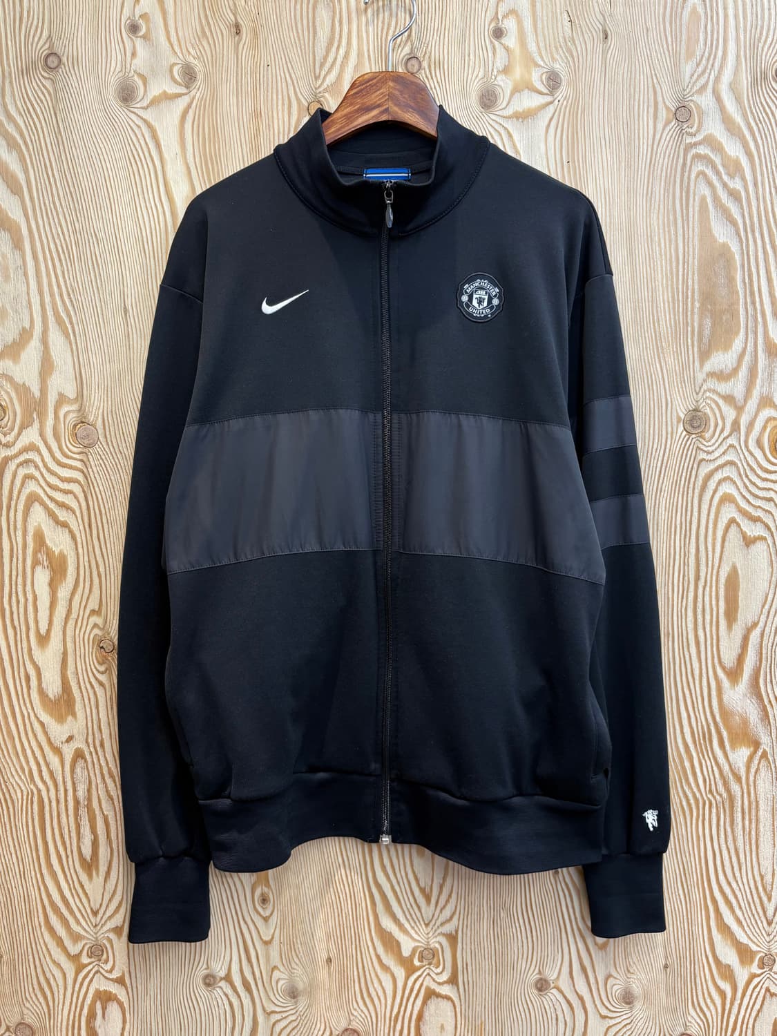 나이키 맨체스터유나이티드 트랙탑 상품이미지1