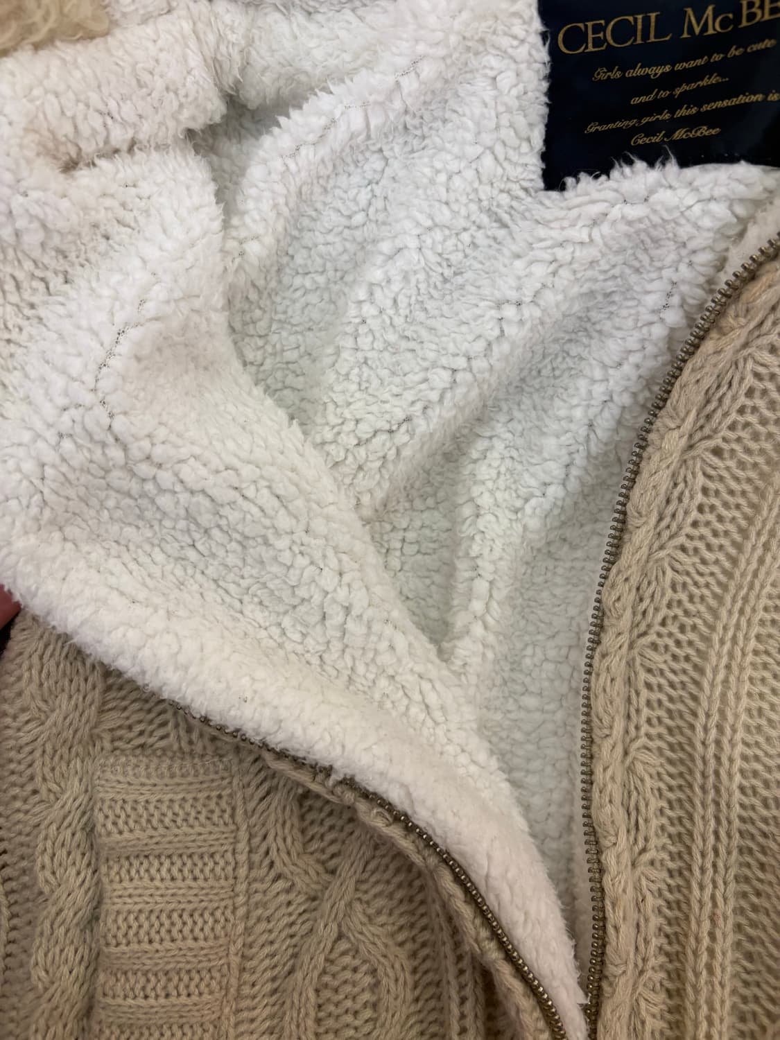 세실맥비 베이지 니트 퍼 후드집업 상품이미지3