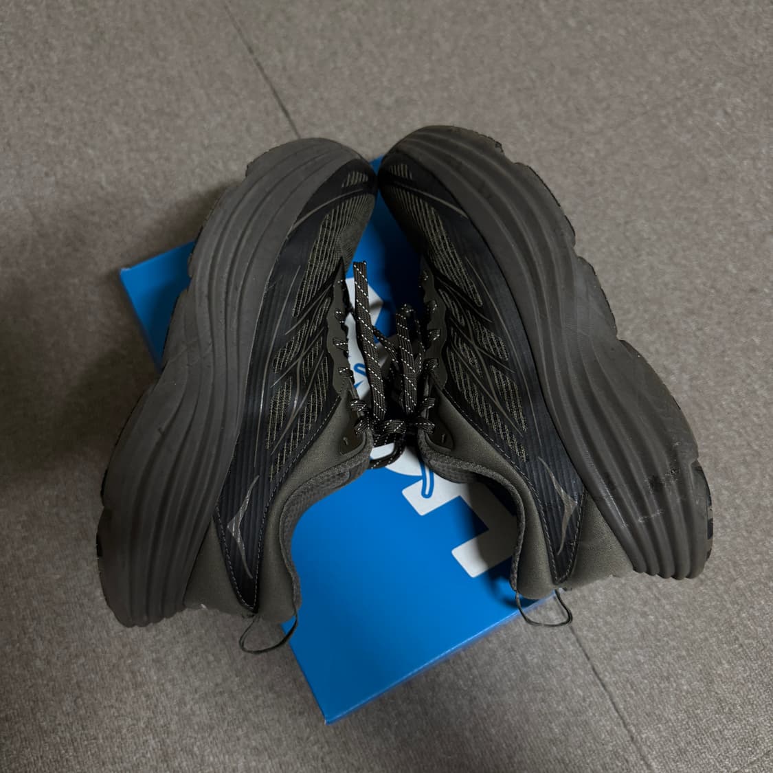 Hoka 호카 본디8 TS 케이지 딥 엄버 260  상품이미지4